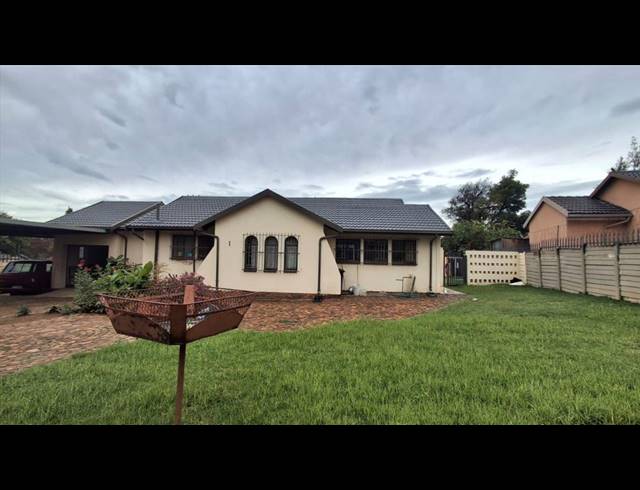 3 BEDROOM HOUSE FOR SALE IN BIRCH ACRES